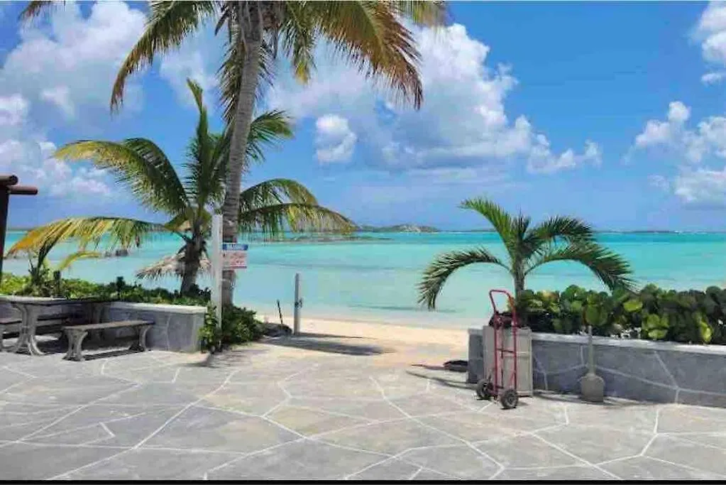 Beautiful Villa Just Steps Away From The Beach! Georgetown Apartman